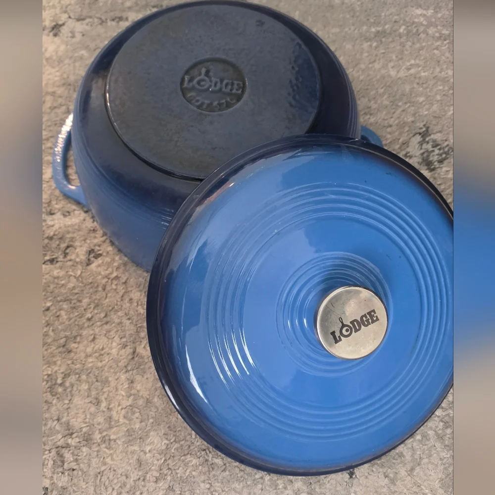 Lodge Blue Cast Iron Large Enameled Dutch Oven With Lid